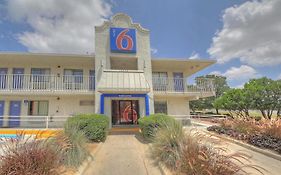 Motel 6 San Antonio Fiesta